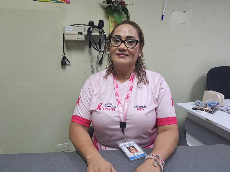 Eloísa Munguía ha dedicado 33 años al cuidado de sus pacientes y hoy comparte su experiencia con el cáncer para acompañar y alentar a otras mujeres.