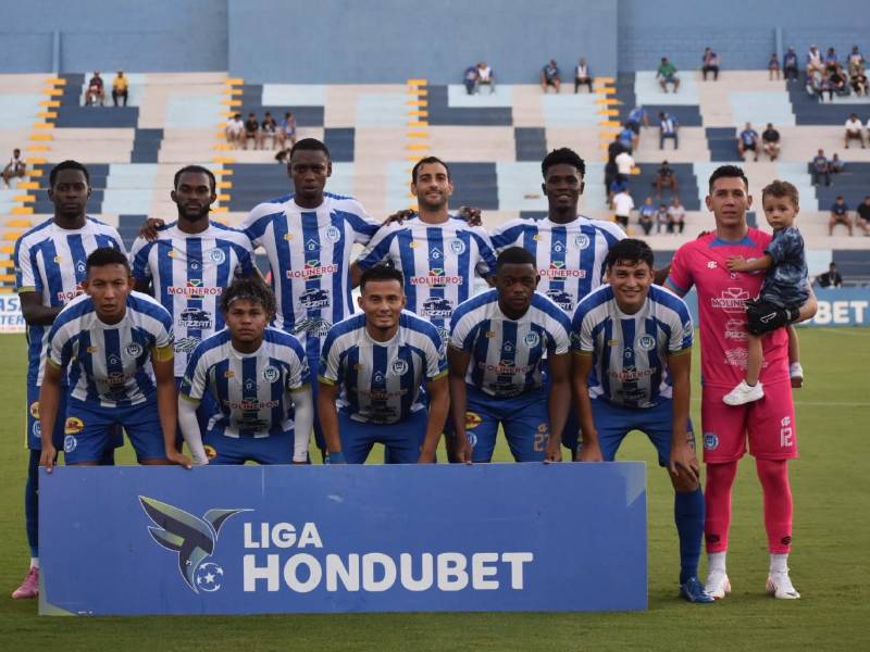 Debacle en el Victoria: Futbolistas se van, presidente renuncia e increíble decisión