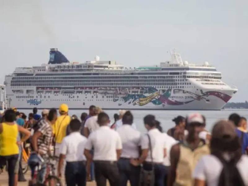 Empresarios del turismo aseguran que el rubro demanda de mano de obra calificada técnica y de habilidades bilingües; ambas pueden ser suplidas por los compatriotas deportados.