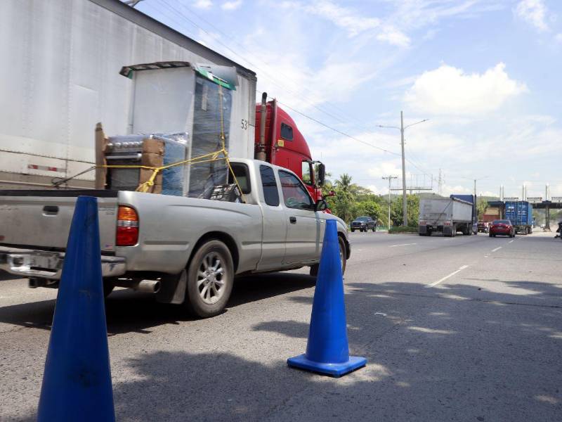 Los operativos de Vialidad y Transporte se mantienen en puntos estratégicos de San Pedro Sula para detectar infracciones y prevenir accidentes.