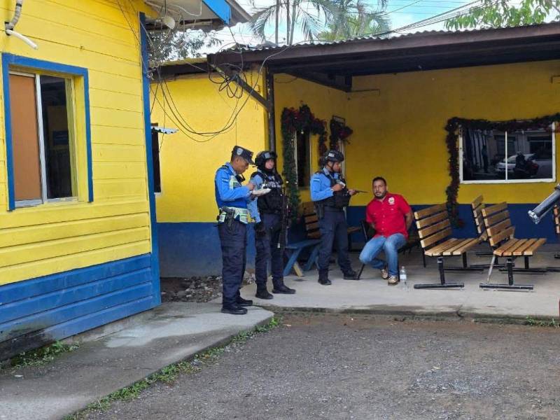 Liberan a empleado del Sanaa detenido por transportar llantas en La Ceiba