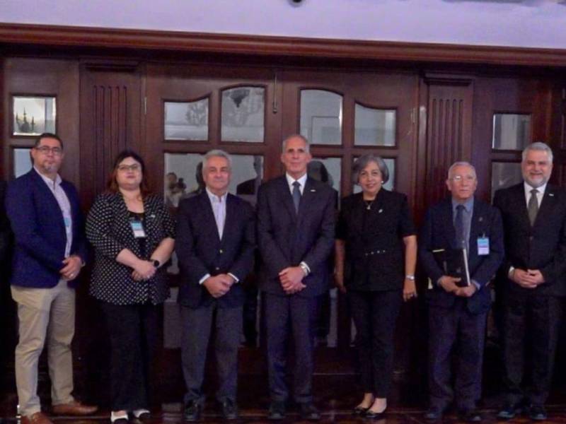 Durante el encuentro, los participantes acordaron fortalecer la coordinación entre el sector público y privado.