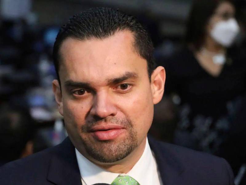 El presidente del Congreso Nacional, Tomás Zambrano, advirtió que las ausencias serán castigadas con una deducción salarial.