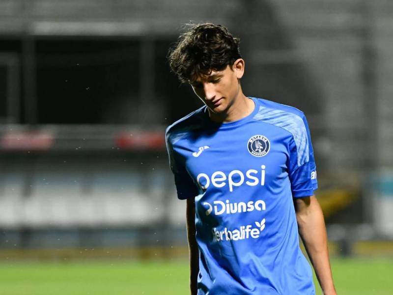 Mathías, hijo de Diego, fue relegado a la banca para el duelo Motagua vs Cartaginés.