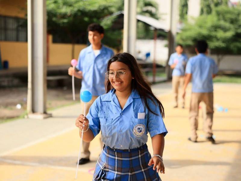 Más de 300 estudiantes del centro de educación básica Soledad Fernández participaron en una nueva jornada de Mente Sana.