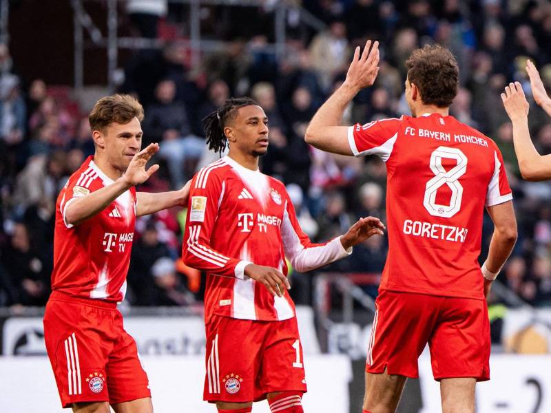 El Bayern Múnich metió una goleada ante el St Pauli y ya espera al Real Madrid para la vuelta de Champions.