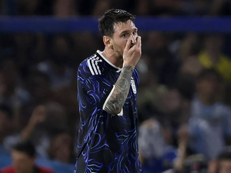 La posibilidad de ver al astro argentino Lionel Messi en el Mundial de 2026 comienza a rodearse de incertidumbre.