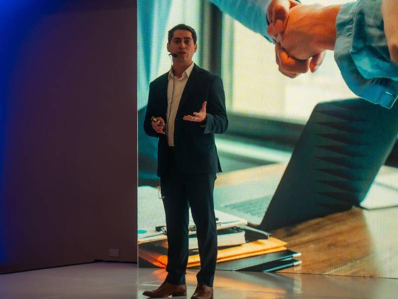 Alejandro Sabillón, arquitecto de redes, explica cómo SD-WAN garantiza continuidad operativa mediante respaldo con enlaces LTE.