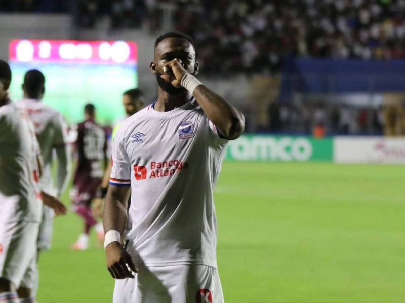 Jorge Benguché celebrando el gol de la tranquilidad para el león.