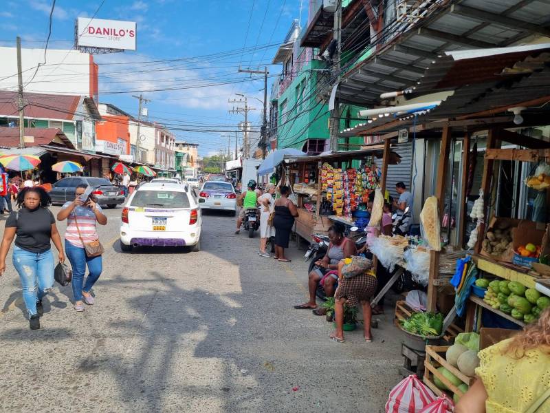 Los comerciantes ceibeños y del resto del litoral atlántico, ya no aguantan los apagones que los están llevando a la quiebra.
