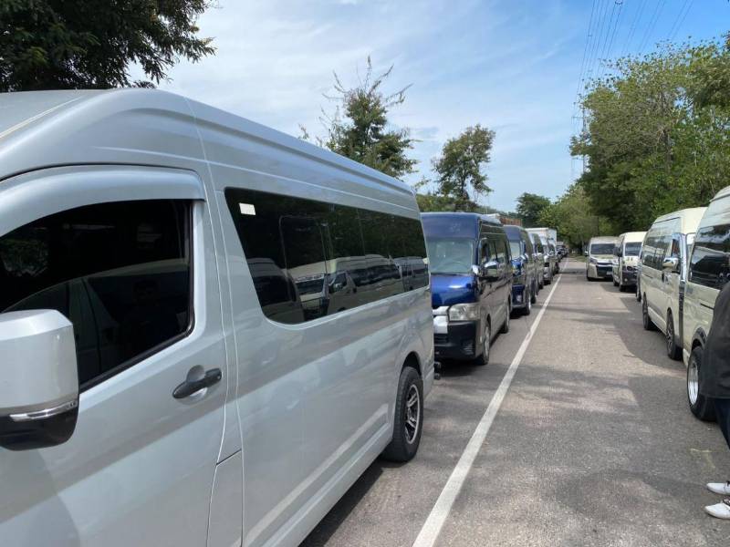 En Villanueva, el transporte público urbano e interurbano suspendió operaciones.
