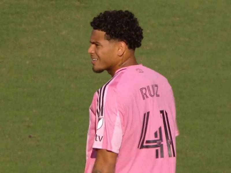 David Ruiz entró en el segundo tiempo.