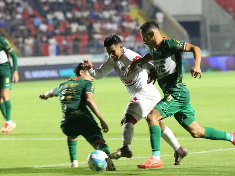Michaell Chirinos es la figura del clásico Olimpia vs Marathón.