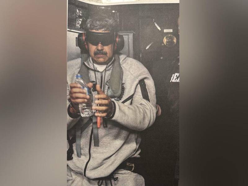 La primera foto de Nicolás Maduro tras ser capturado por Estados Unidos