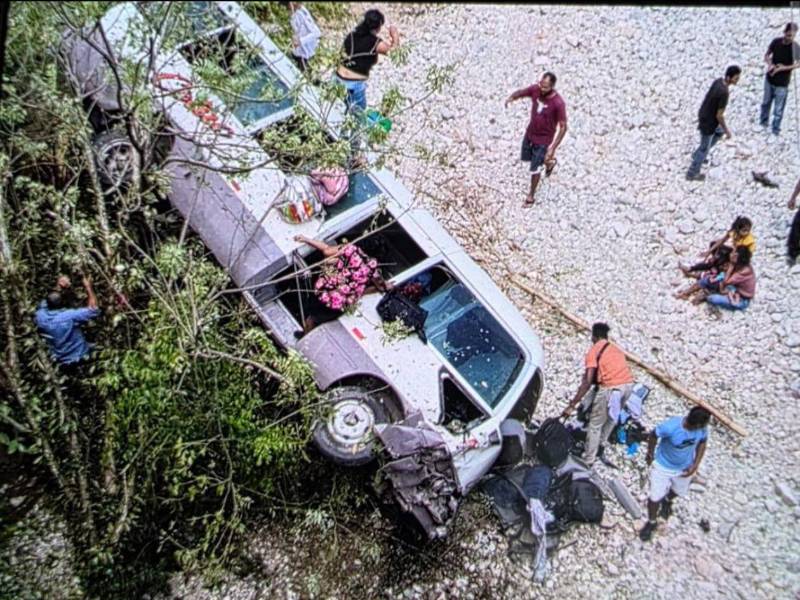 Los heridos están siendo trasladados a centros asistenciales de la región atlántica.