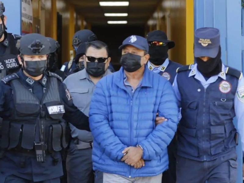 El tribunal también le impuso al excongresista una pequeña multa de 100 dólares.