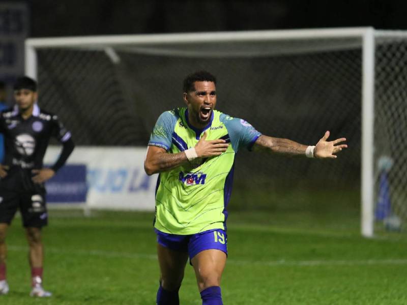 El uruguayo Rodrigo De Olivera fue la figura con un doblete en el Olancho FC vs Motagua.