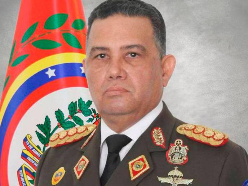 Fotografía tomada de la cuenta oficial en X de la presidenta encargada, Delcy Rodríguez, que muestra al nuevo ministro de Defensa, Gustavo González López.