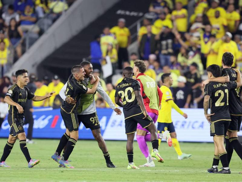 Celebración de la plantilla de los jugadores de LAFC tras vencer al América y clasificar al Mundial de Clubes.