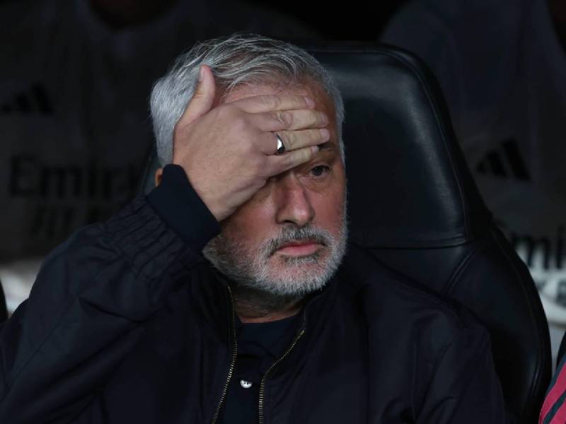 El futuro de José Mourinho en el Real Madrid atraviesa horas decisivas y el Clásico de este domingo frente al FC Barcelona podría convertirse en un punto de inflexión para el entrenador portugués.
