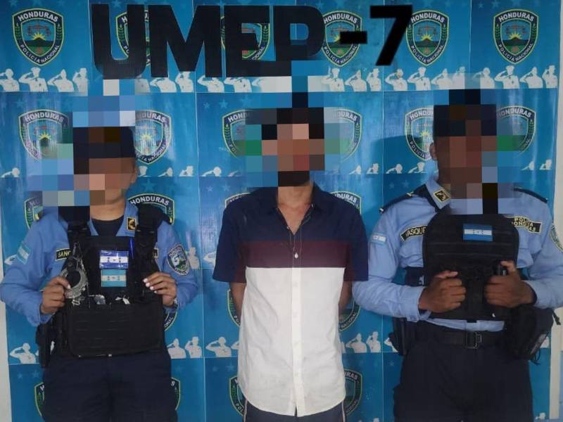 Policía decomisa supuesta cocaína y captura a un hombre de 28 años en San Pedro Sula.