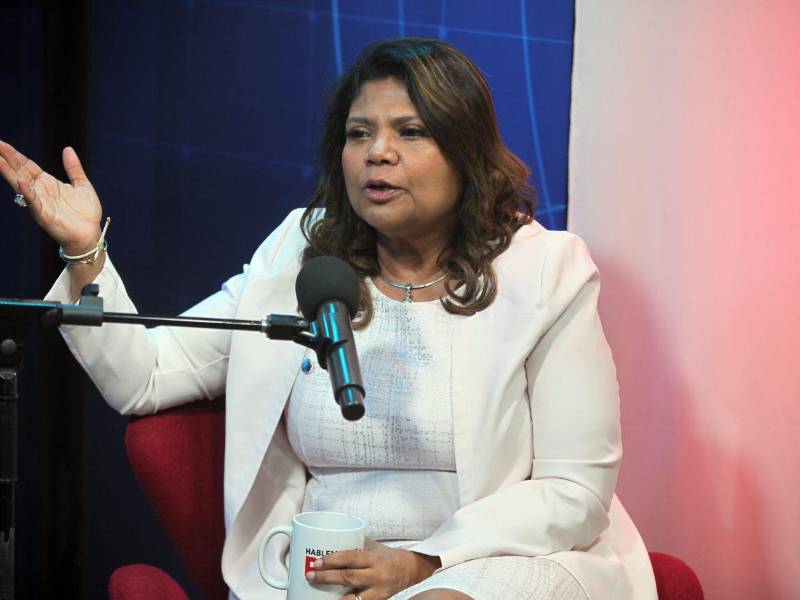 Karla Romero en el programa Hablemos de Política de La Prensa, El Heraldo y GoTV.