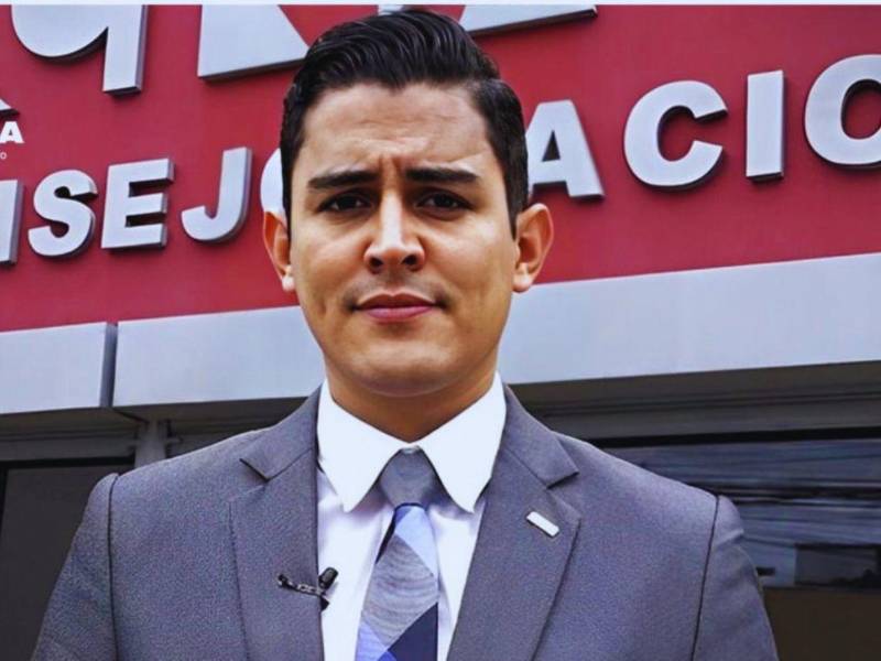 César Espinal, analista