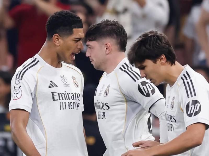 Jude Bellingham ha estado cerca de protagonizar uno de los movimientos más sorprendentes del mercado de fichajes ya que se ha revelado una posible salida del Real Madrid.