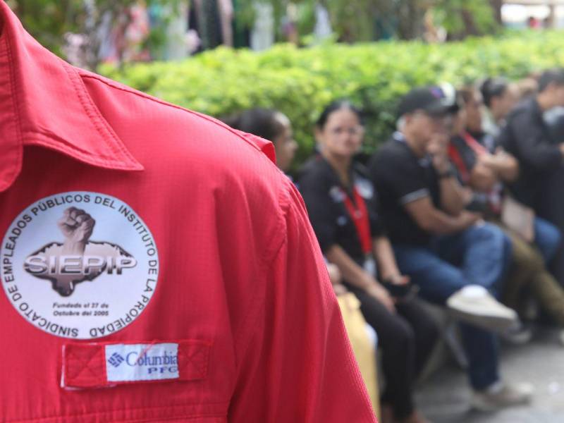 En el Centro Cívico Gubernamental se realizaron protestas para exigir el pago de salarios atrasados y del aguinaldo.