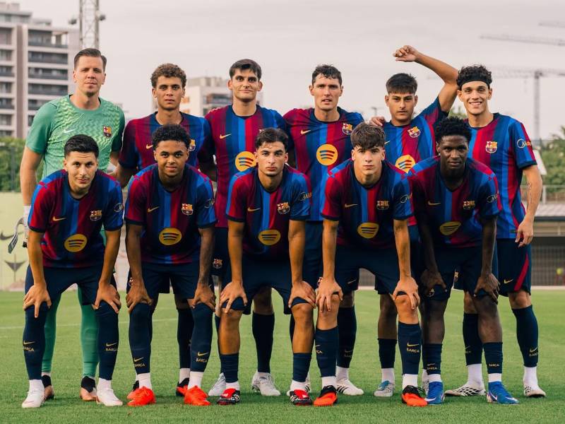El Barça combinó igualmente a pocos futbolistas del primer equipo con varios del filial para medirse ante el conjunto escapulado.