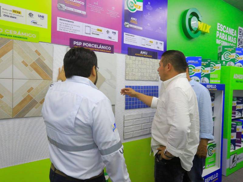 Los clientes y medios de comunicación tuvieron la oportunidad de recorrer una sala de exhibición para conocer la nueva línea de productos Bijao Mix.