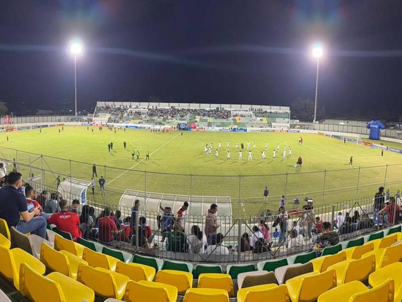 El estadio Carlos Miranda de Comayagua recibe el Clásico entre Olimpia y Marathón.