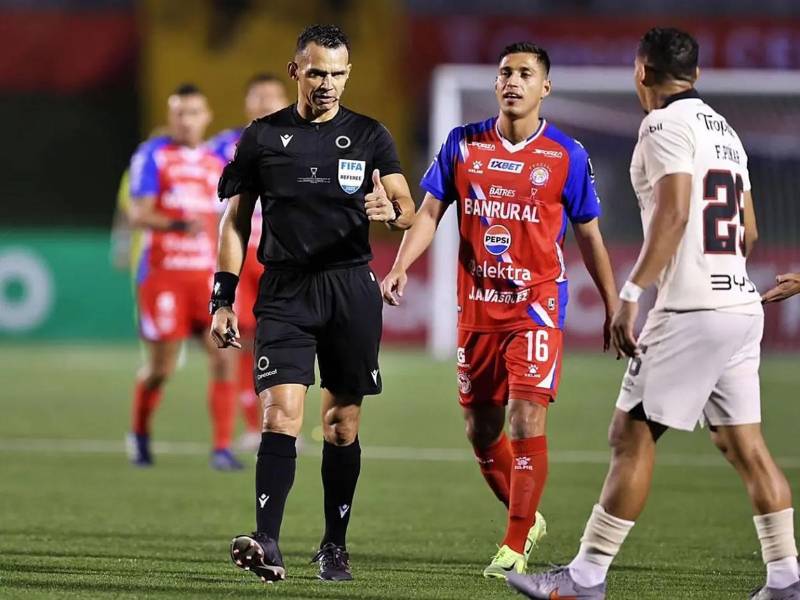 Nelson Salgado pitó la Gran Final de la Copa Centroamericana 2025.