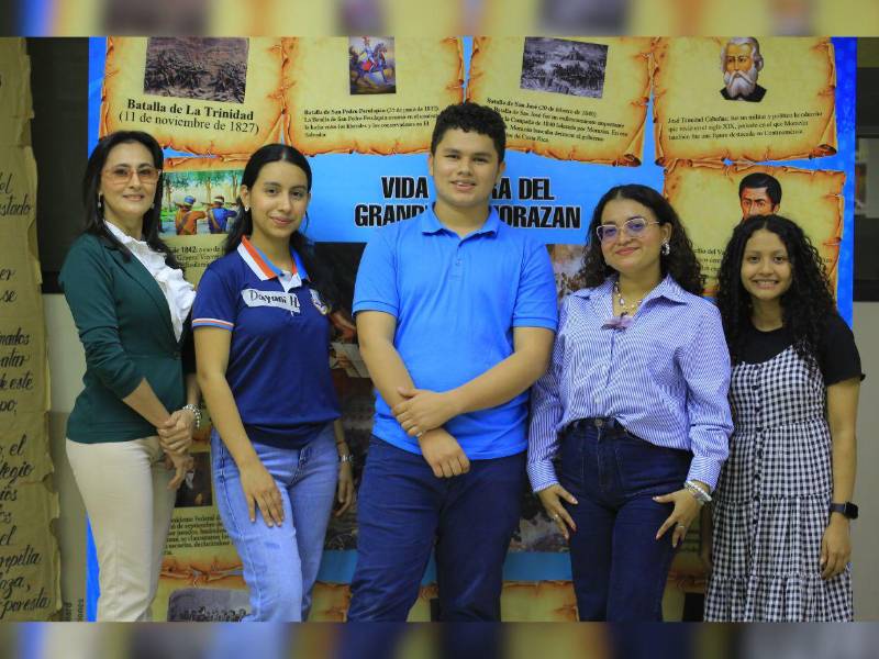 Entre una comunidad estudiantil de más de 4 mil estudiantes de la Universidad Pedagógica Nacional Francisco Morazán, campus San Pedro Sula, cinco estudiantes destacan con los mejores índices académicos y relatan en exclusiva a LA PRENSA la clave del éxito de sus buenas calificaciones.
