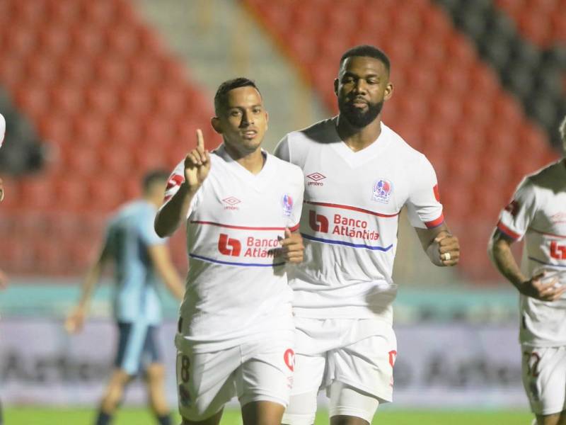 Edwin Rodríguez celebrando su gol que significó el primero del Olimpia contra Génesis en el Torneo Clausura 2026.