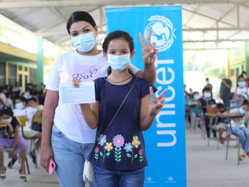 Un informe de 2023 de Unicef destaca que 1 de cada 4 niñas y niños de la región de América Latina carece de vacunas vitales, haciendo retroceder las tasas de cobertura de inmunización a los niveles de hace casi 30 años.