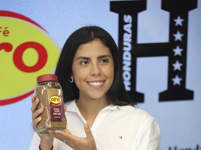 María Fernanda Duque, Gerente de Marketing de Café Oro, reafirmó el compromiso de la marca de unir a las familias hondureñas en momentos especiales.
