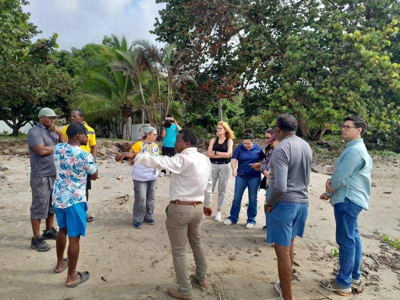 El patronato de la comunidad garífuna de Corozal expresó sus preocupaciones ante el asedio del mar y la oceanógrafa brindo recomendaciones para poner en práctica.