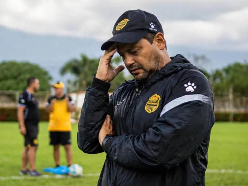 Jeaustin Campos decidió renunciar del Real España.