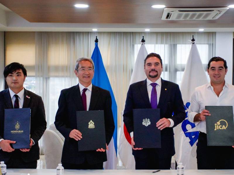 Las autoridades de Honduras y Japón firmaron los documentos.