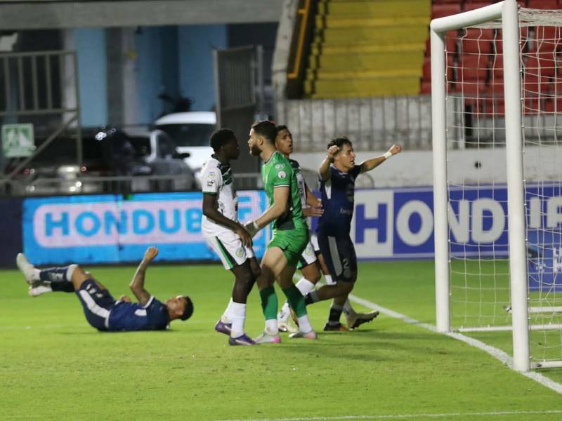 Jefryn Macías abrió el camino de la remontada de Motagua con el gol del empate 1.1.