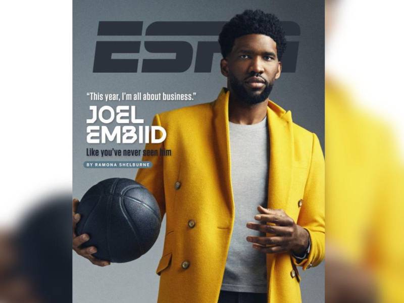 En una reciente edición de la revista ESPN, Joel Embiid, estrella de la NBA, deslumbró con un traje diseñado por el talentoso hondureño Ilbert Sánchez.