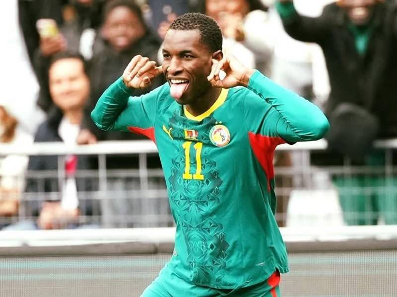 Nicolas Jackson puso el 1-0 en el marcador para Senegal y así lo festejó.
