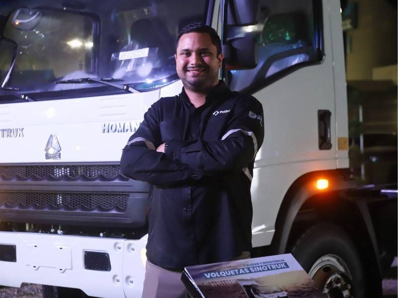 William Hall, vicepresidente de Grupo Platino, indicó que los camiones Sinotruk tendrán el respaldo de la empresa y la fábrica para darles el mejor servicio postventa a los empresarios y transportistas.