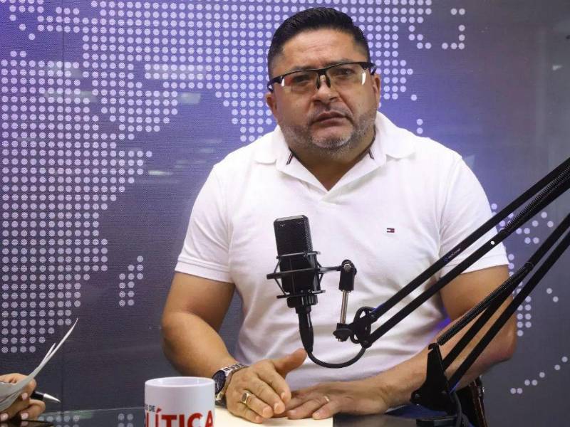 Santiago Motiño, exalcalde y aspirante del Partido Nacional a la alcaldía de La Lima, viajó a Tegucigalpa para interponer una denuncia formal ante las autoridades electorales.