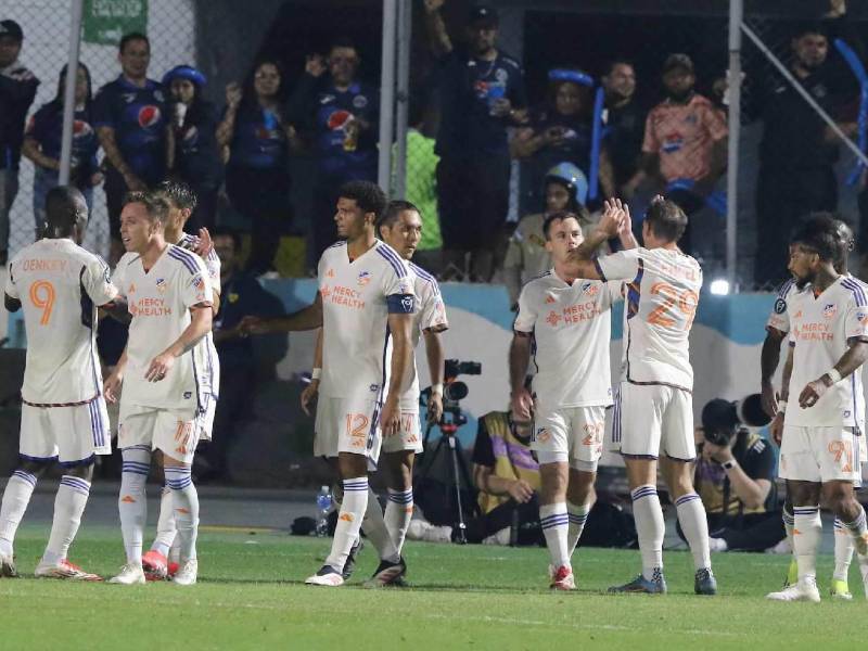 Pavel Bucha marcó un doblete en la goleada ante Motagua.