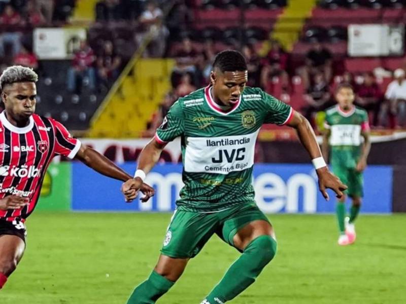 El colombiano Yairo Moreno tuvo un discreto juego en Costa Rica.