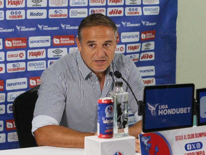 Tota Medina dando declaraciones luego del partido ante el Olimpia.