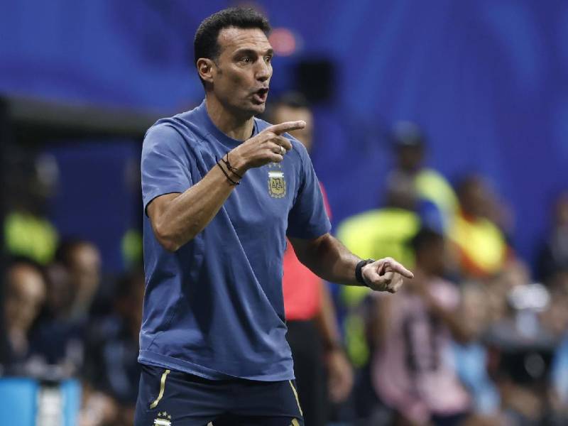 Lionel Scaloni durante la semifinal de Argentina ante Inglaterra en el Mundial 2026.