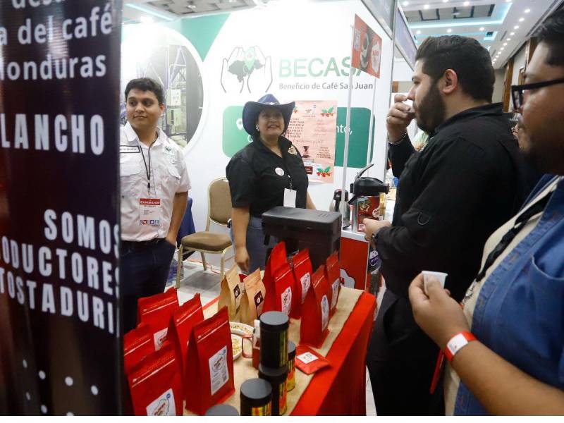 En el primer día de La Cafexpo asistieron más de 2,500 personas entre productores, exportadores, consumidores y otras personas relacionadas con el sector.